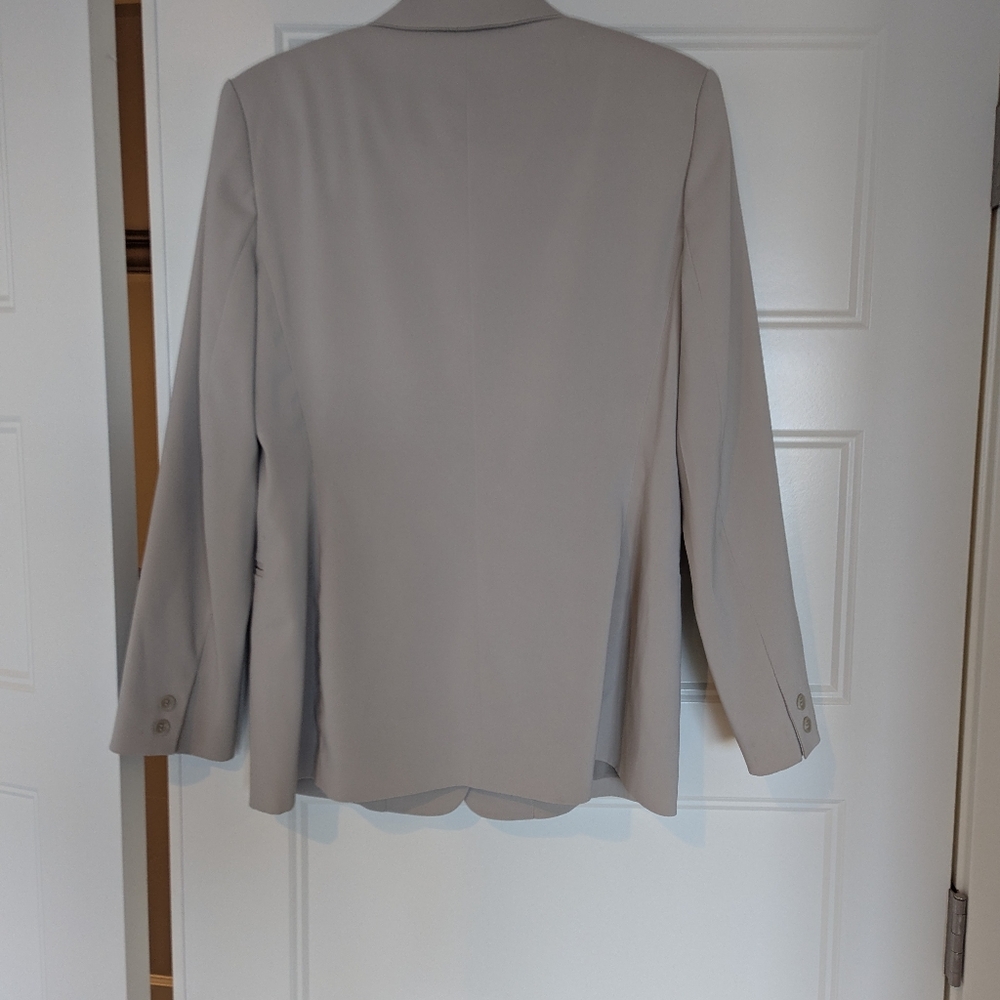 Blazer - Picture 2 of 2